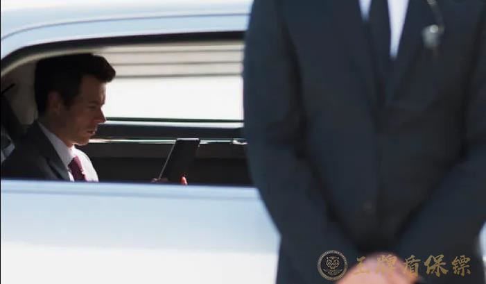 私人保镖18封面.jpg 私人保镖18封面.jpg