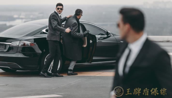 私人保镖55封面.jpg