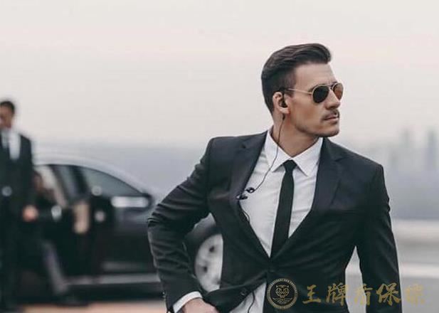 私人保镖86封面.jpg